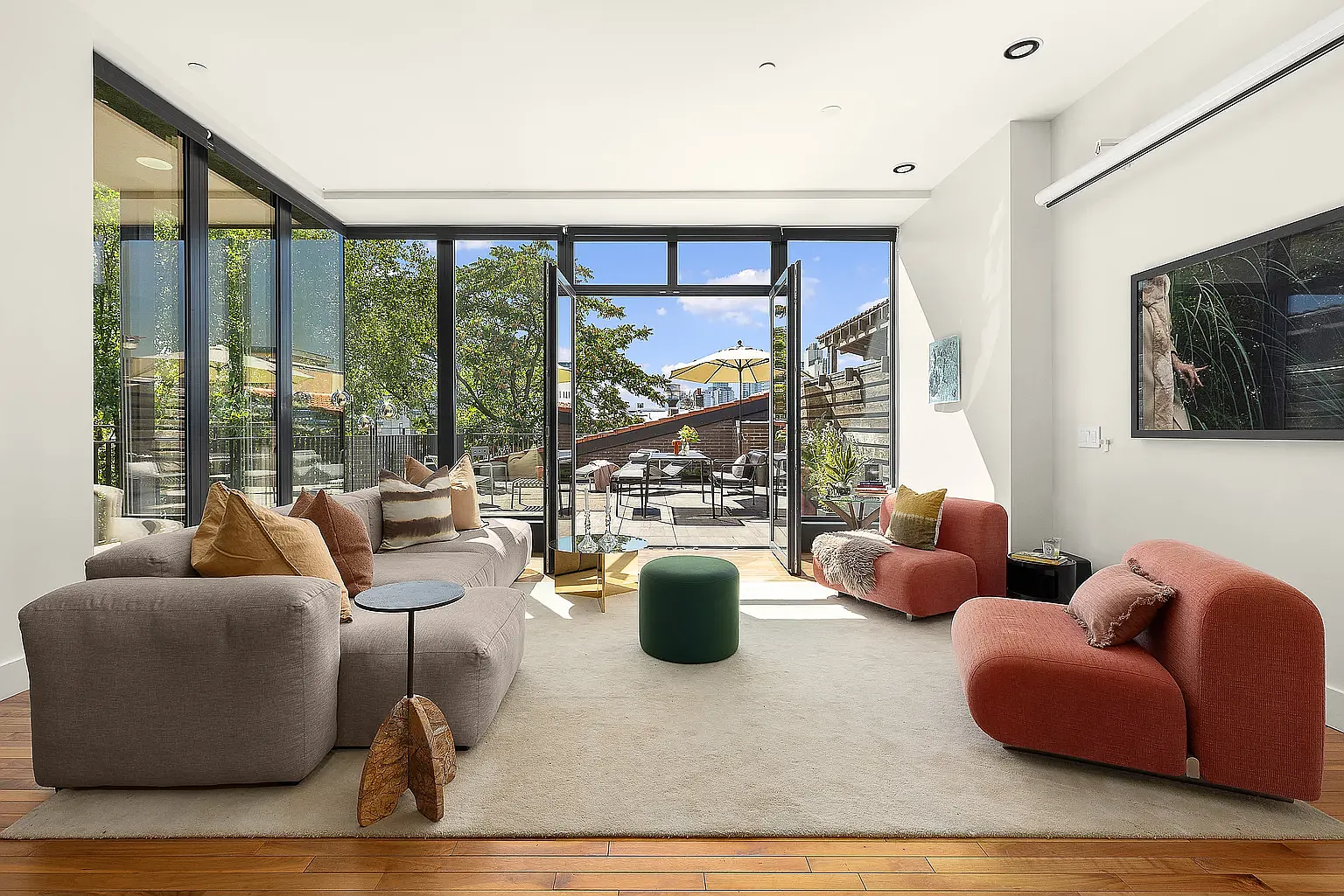 533 Leonard Street — Photo 1