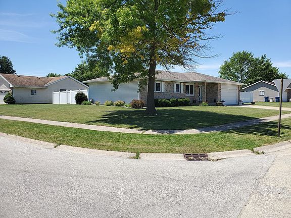 4th image of 1480 Macarthur Dr