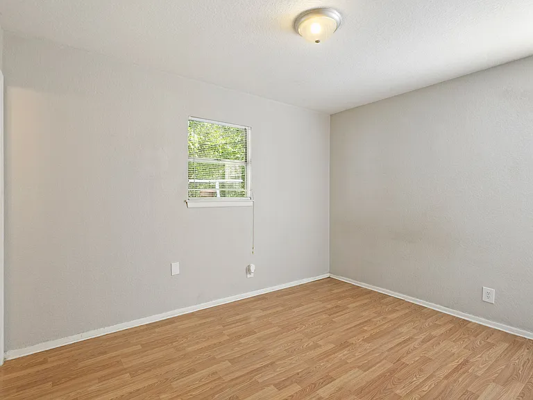 407 Cicero Dr — Photo 12