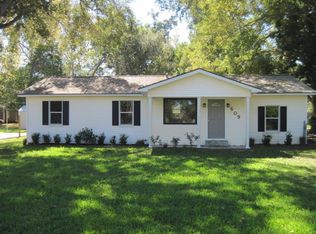 609 Pine St, Sweeny, TX 77480