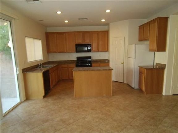 5th image of 11836 Galvani St
