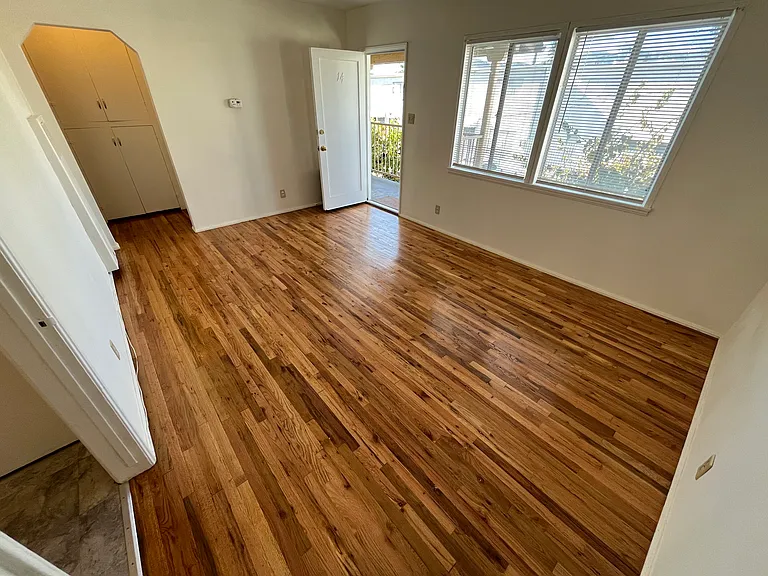 327 Riverdale Dr #14 — Photo 6