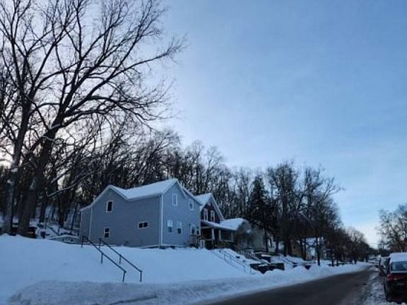 Exterior Neighborhood (street photo)
