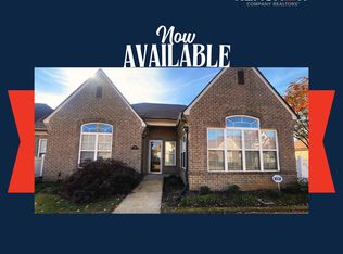 1381 Calumet Farms Dr, Collierville, TN 38017