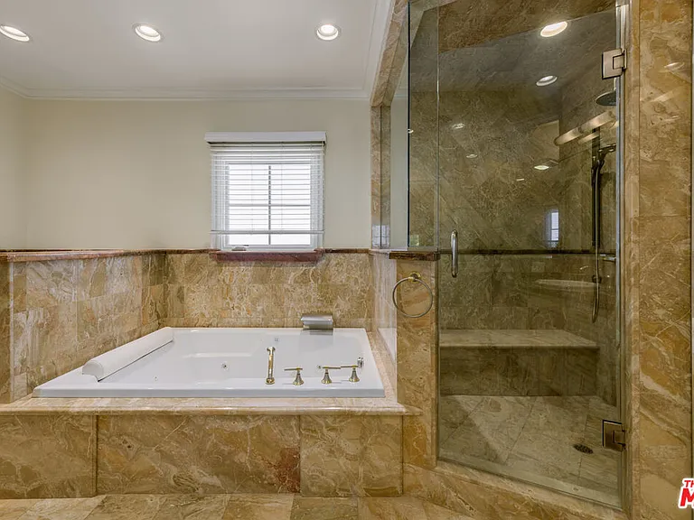 204 Foothill Rd — Photo 23