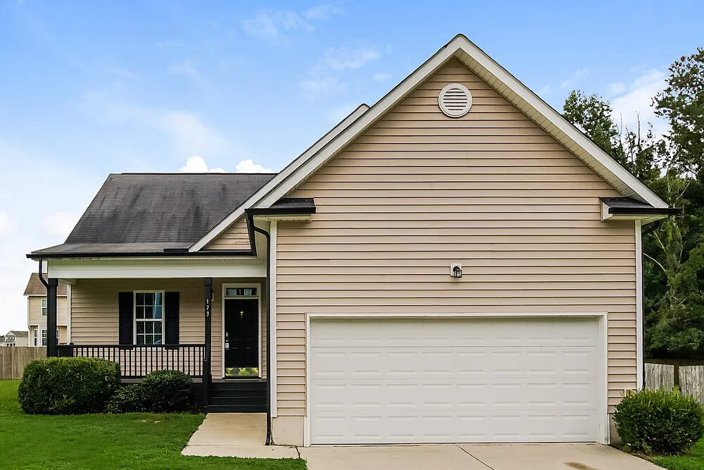 3 bed, 2.0 bath, 1655 sqft, $1,925 — Photo 1