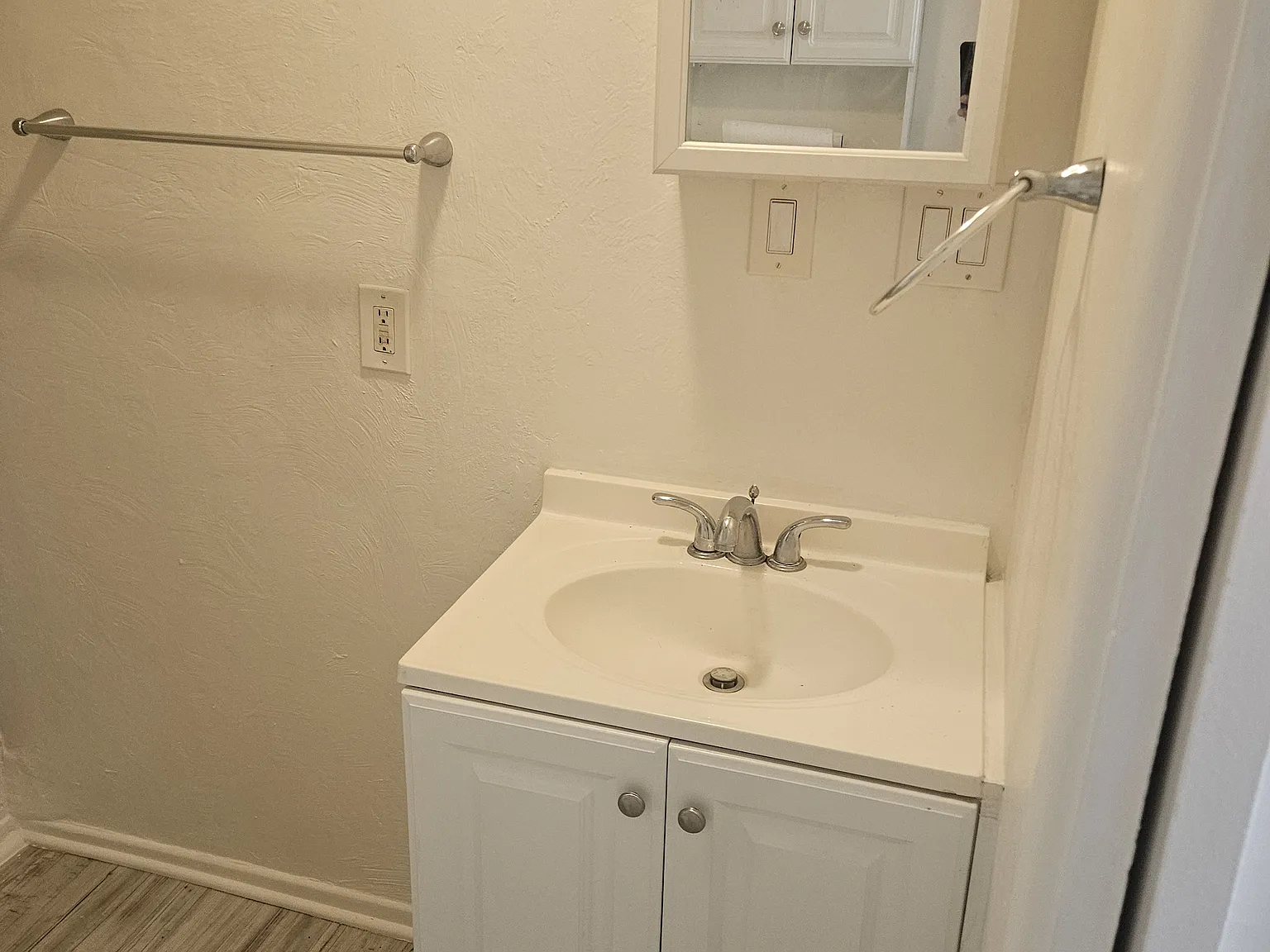 1 bed, 500 sqft, $2,350 — Photo 2