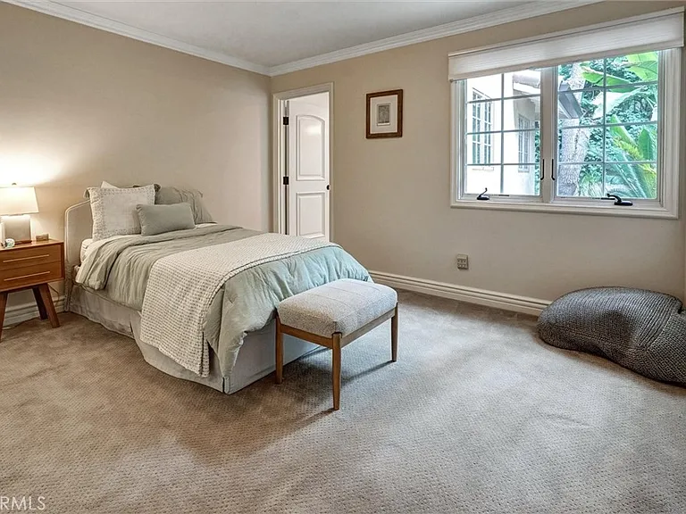 4751 Topeka Dr — Photo 55