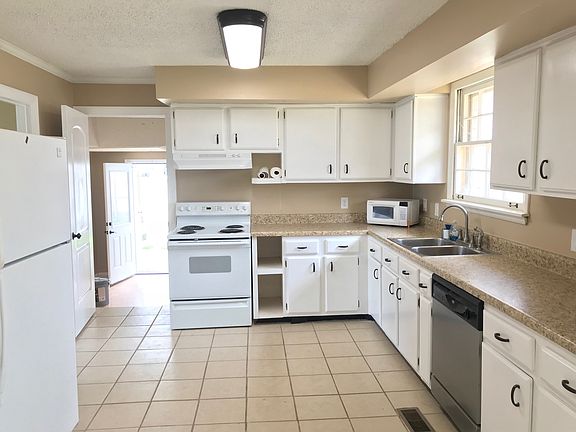 2nd image of 4845 Everest Dr