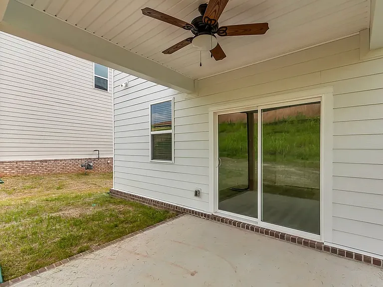 168 E Millbrook Dr — Photo 14