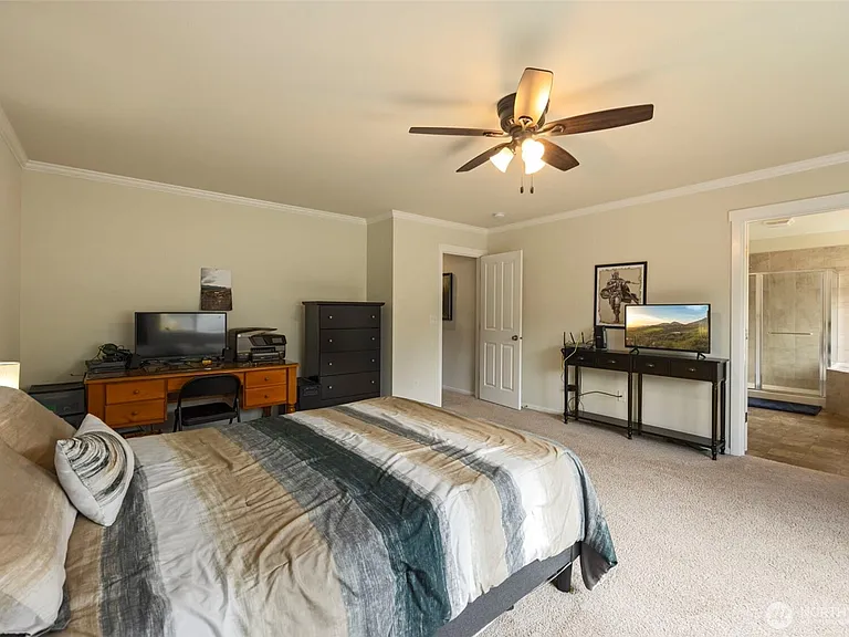 6605 Svea Ct NE — Photo 24