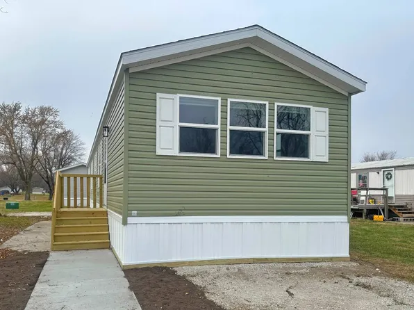 14876 Washington Rd Trlr 154, West Burlington, IA 52655