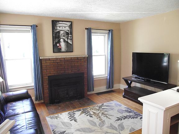 5th image of 63 Downer St