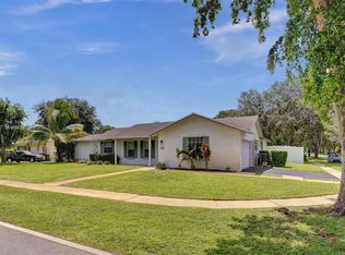 1101 SW 70th Ave, Plantation, FL 33317