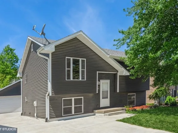 2430 SE 19th St, Des Moines, IA 50320