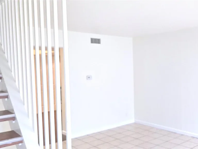 8811 Dawnridge Cir #102 — Photo 11