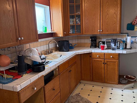 4th image of 2201 Kenneth St