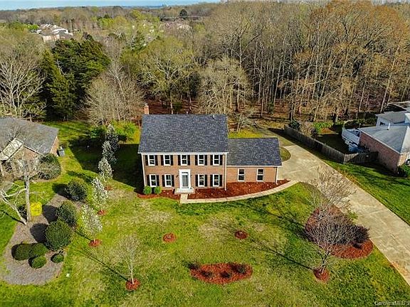 3rd image of 15023 Wiltshire Manor Dr