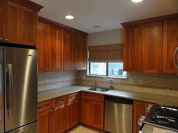 2nd image of 200 Fieldpoint Dr
