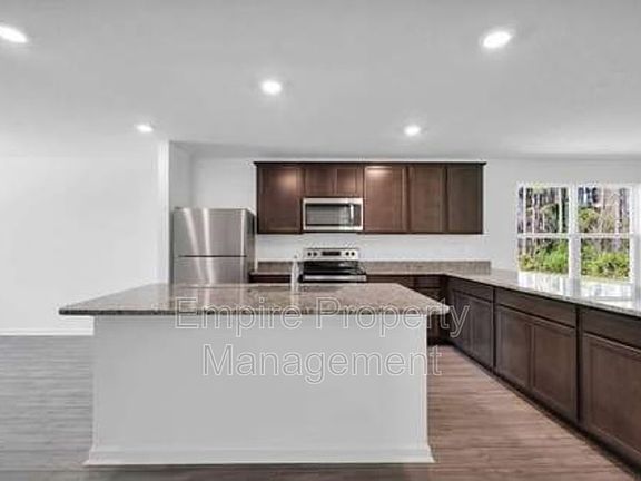5th image of 3936 Basket St