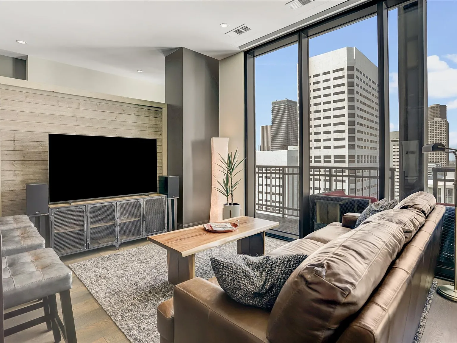 2 bed, 2.5 bath, 1478 sqft, $5,500 — Photo 4