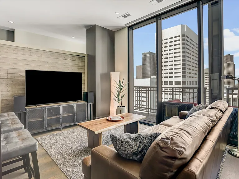 1211 Caroline St #1706 — Photo 4