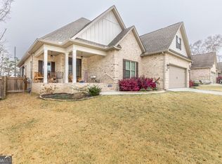 228 Landings Pointe Ln, Warner Robins, GA 31088