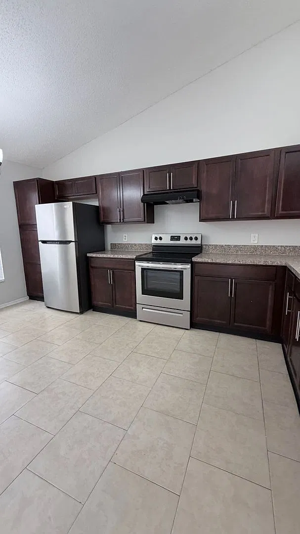3 bed, 2.5 bath, 1471 sqft, $1,995 — Photo 4