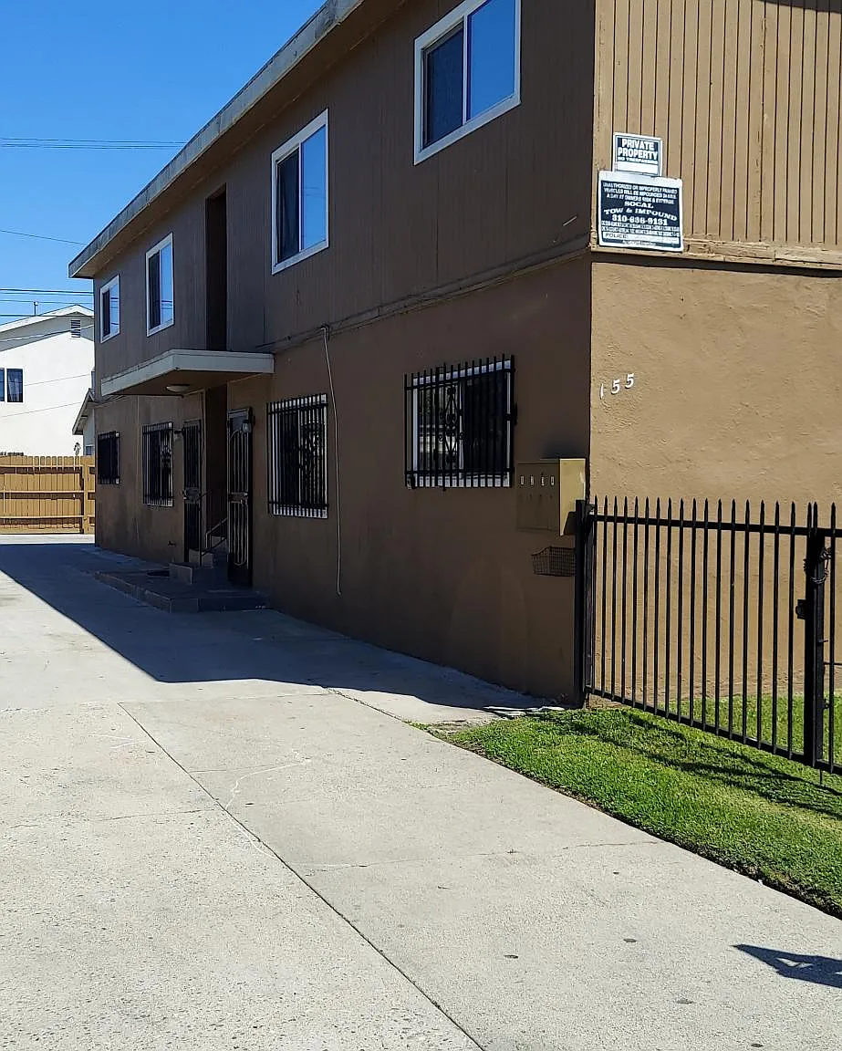 2 bed, 1.5 bath, 900 sqft, $2,400 — Photo 4