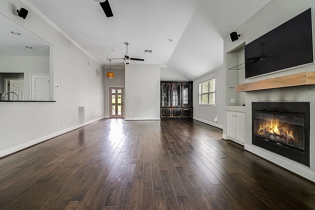 3 bed, 1955 sqft, $3,500 — Photo 4