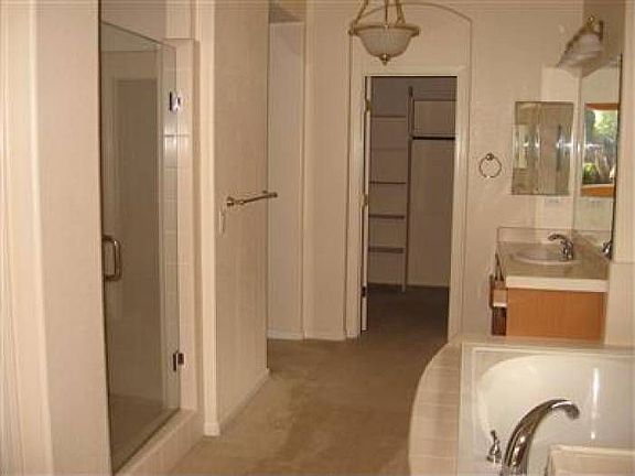 5th image of 3750 Clubside Ln