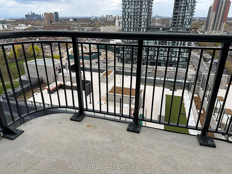 1185 Dupont St #1411 — Photo 12