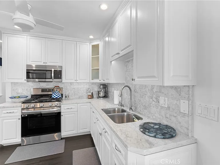 215 E Edgewater Ave — Photo 20
