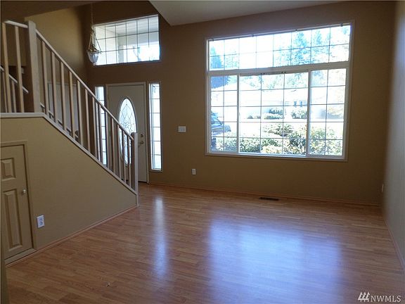 5th image of 3716 Madrona Ct SE