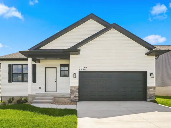 3329 Lincolnshire Rd, Waterloo, IA 50701
