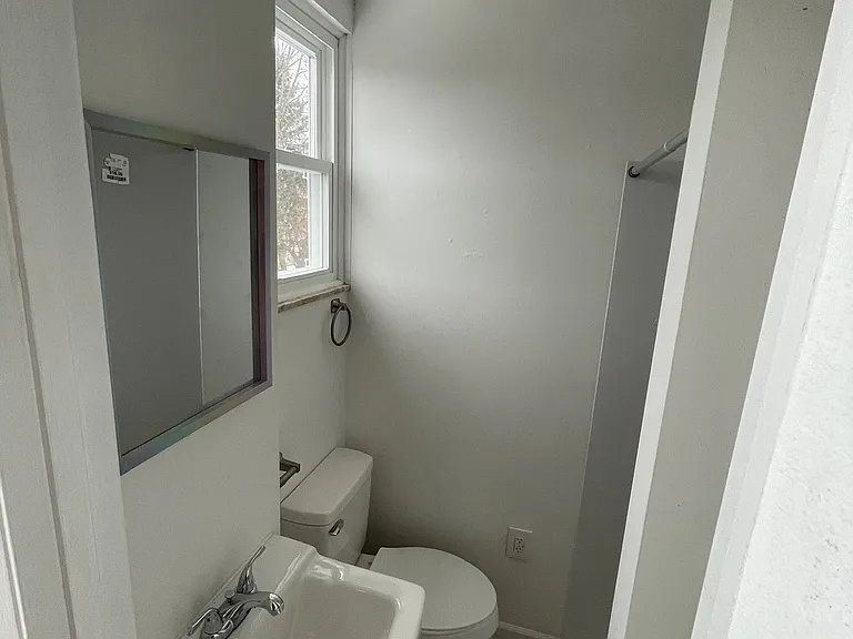 125 Lakewood Ave — Photo 13