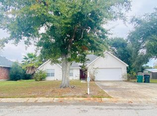 409 Pecan Park Dr, Bay Saint Louis, MS 39520