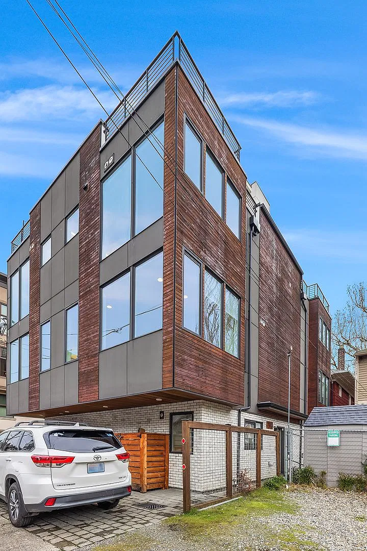 2Bd/1.75Ba Seattle Townhome — Photo 2