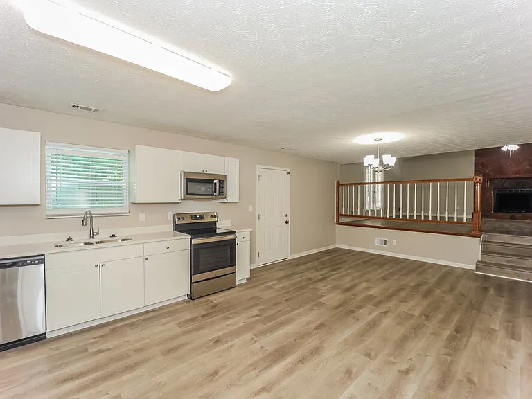 216 Slicky Rock Ct — Photo 9