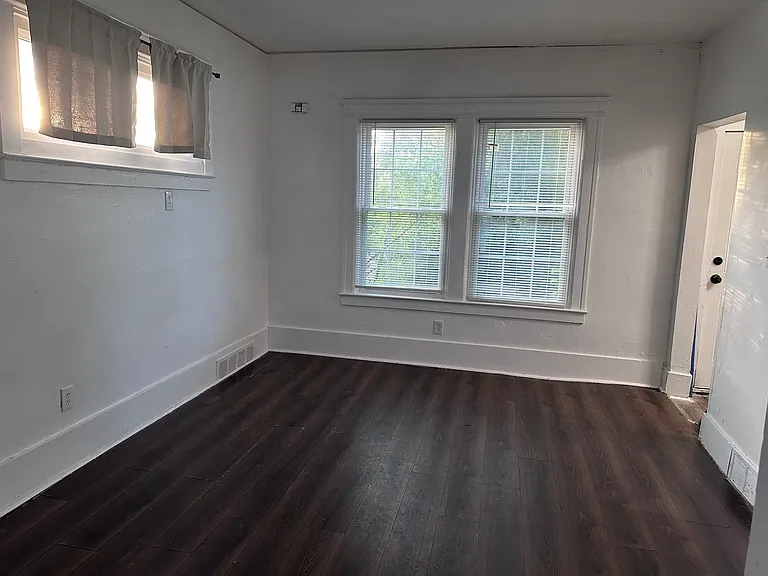 3352 Hudson Ave — Photo 3