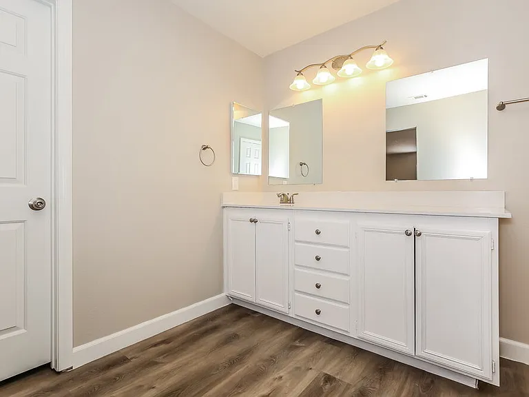 326 Hopedale Ave — Photo 13