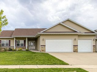 701 Tiburan Ln NE, Cedar Rapids, IA 52402