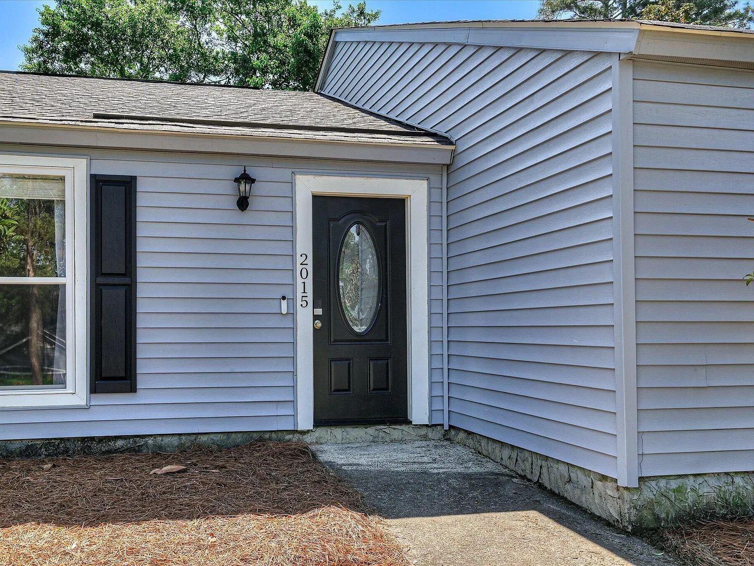 3 bed, 2.0 bath, 2092 sqft, $2,000 — Photo 3