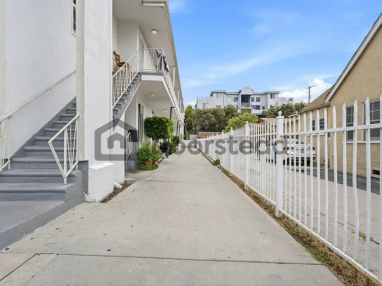 3610 Westwood Blvd #1 — Photo 24
