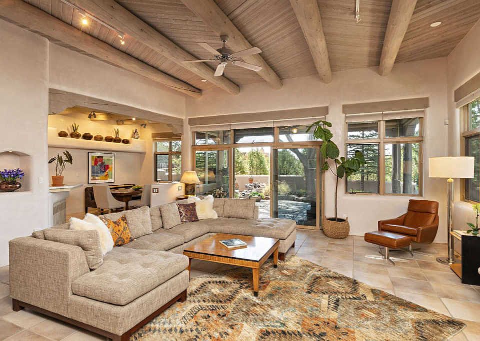 1st image of 512 Los Nidos Dr