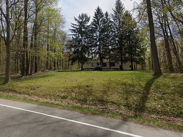 9859 Thwing Rd, Chardon, OH 44024