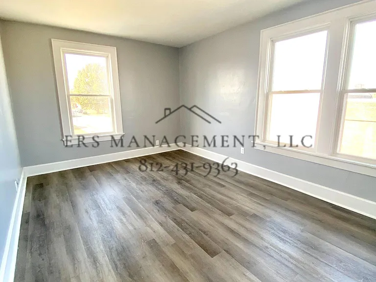 620 N Main St #6 — Photo 2