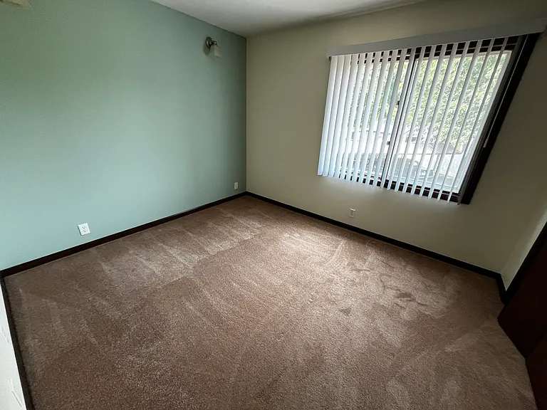 428 Butternut Dr #4 — Photo 11