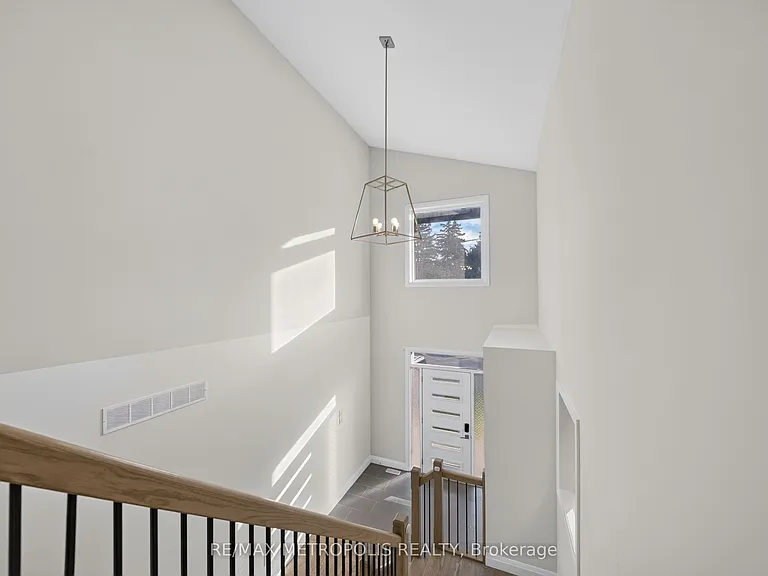 55 Russ St — Photo 22
