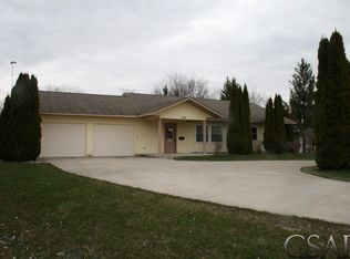 122 S Kingsley St, Corunna, MI